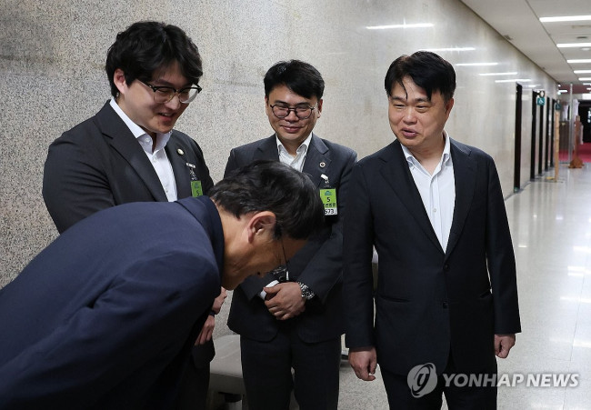 민주당과 간담회 마친 임현택 의협 회장
