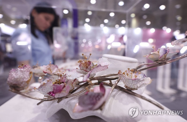 화려한 장신구들