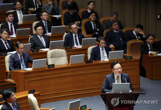답변하는 조규홍 보건복지부 장관