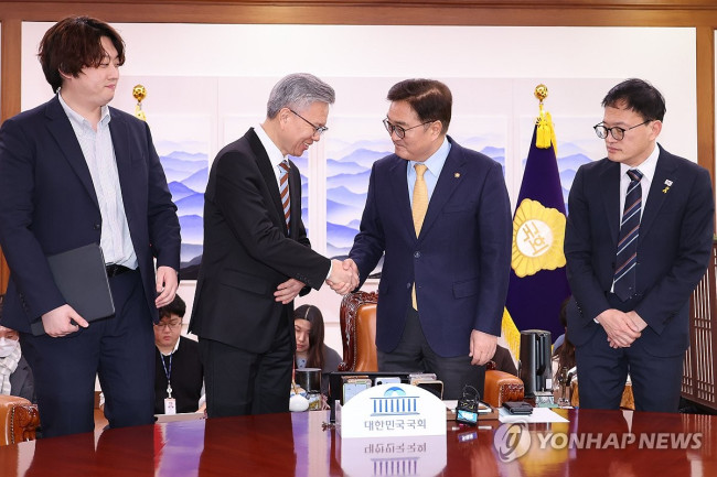 우원식 의장, 의협회장·대전협 비대위위원장과 간담회