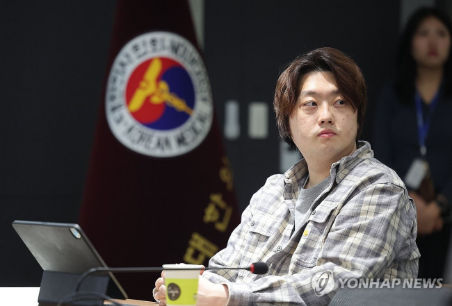 의료인 업무개시명령 관련 포럼 참석한 박단 부회장