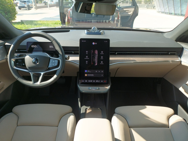 ES90 디스플레이 등 실내