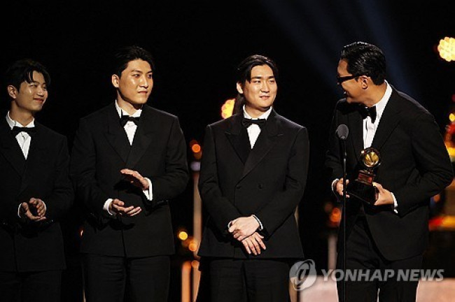 그래미 어워즈를 수상한 '케데헌' OST '골든' 작곡진들
